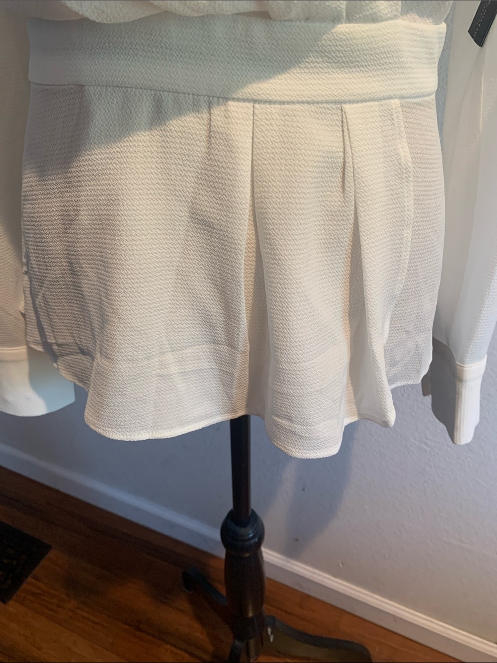 Tommy Hilfiger White Surplice Peplum Blouse - Picture 2 of 9
